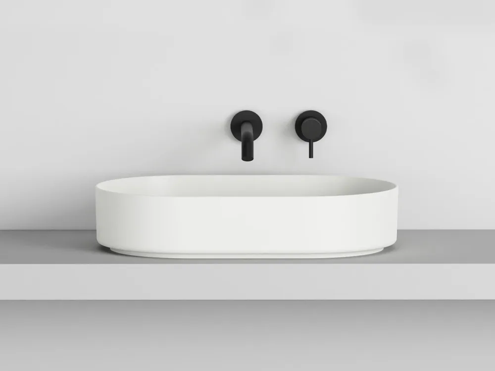 Ceramica Cielo Le Giare: ovales Aufsatzbecken mit schwarzer Wandarmatur