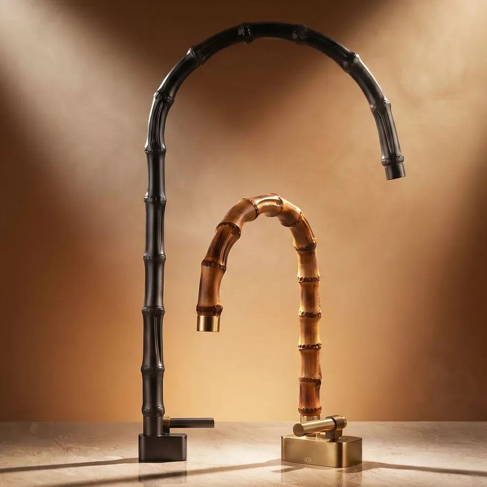 Gessi Jacqueline: zwei Standarmaturen mit Auslauf in Bambusform in Schwarz und Bronze