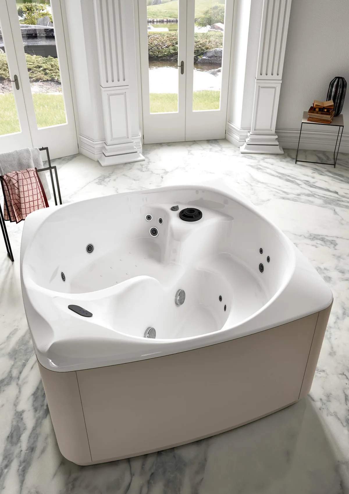 Albatros Ethos Pool: Whirlpool in einem Raum mit Marmorboden, von oben
