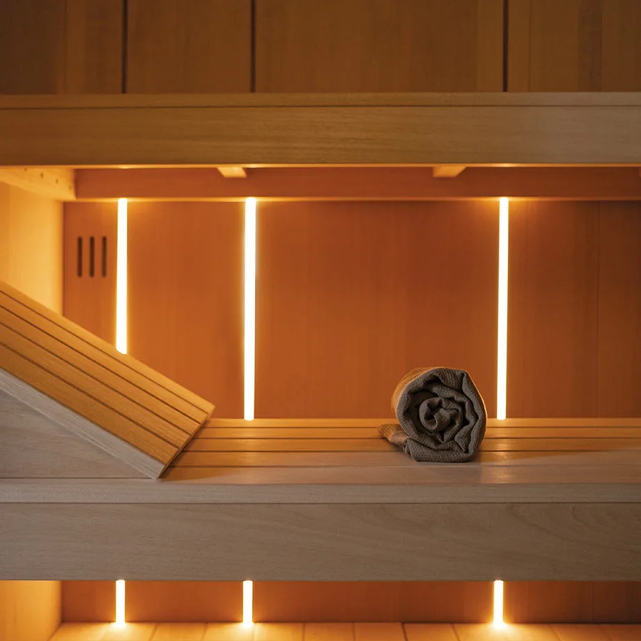 Novellini Celsius Combo SH: Saunabank aus Holz mit indirektem Licht