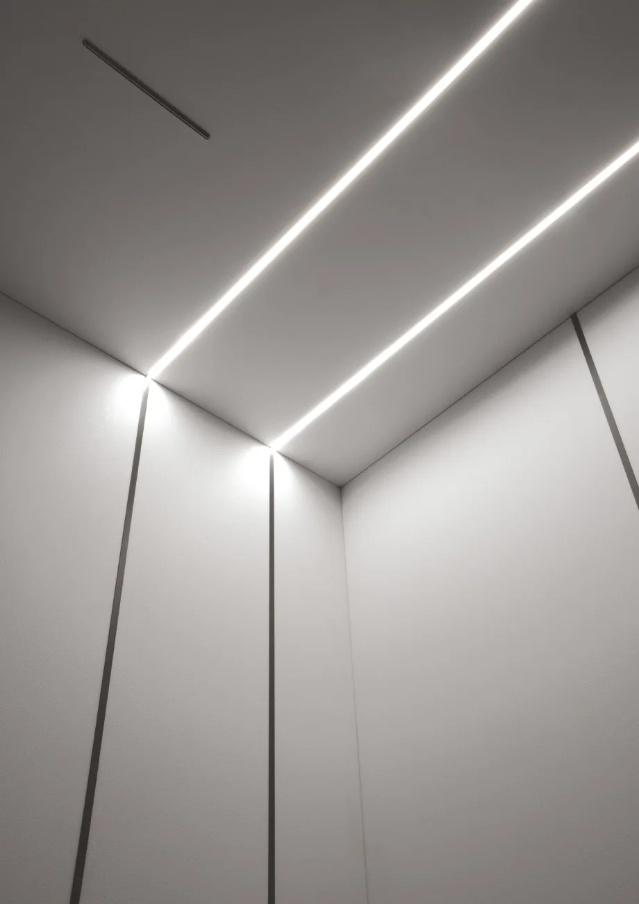 Novellini Celsius Combo SH: Lichtlinien an der Kabinendecke