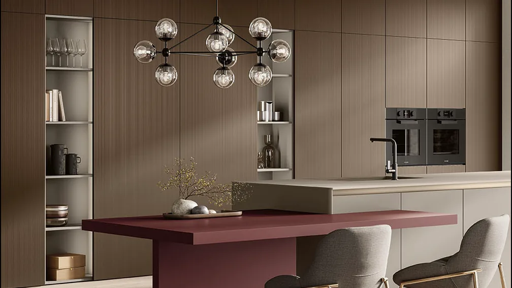 Febal Casa Origina Küche mit farbigem Inseltisch und Holzfronten